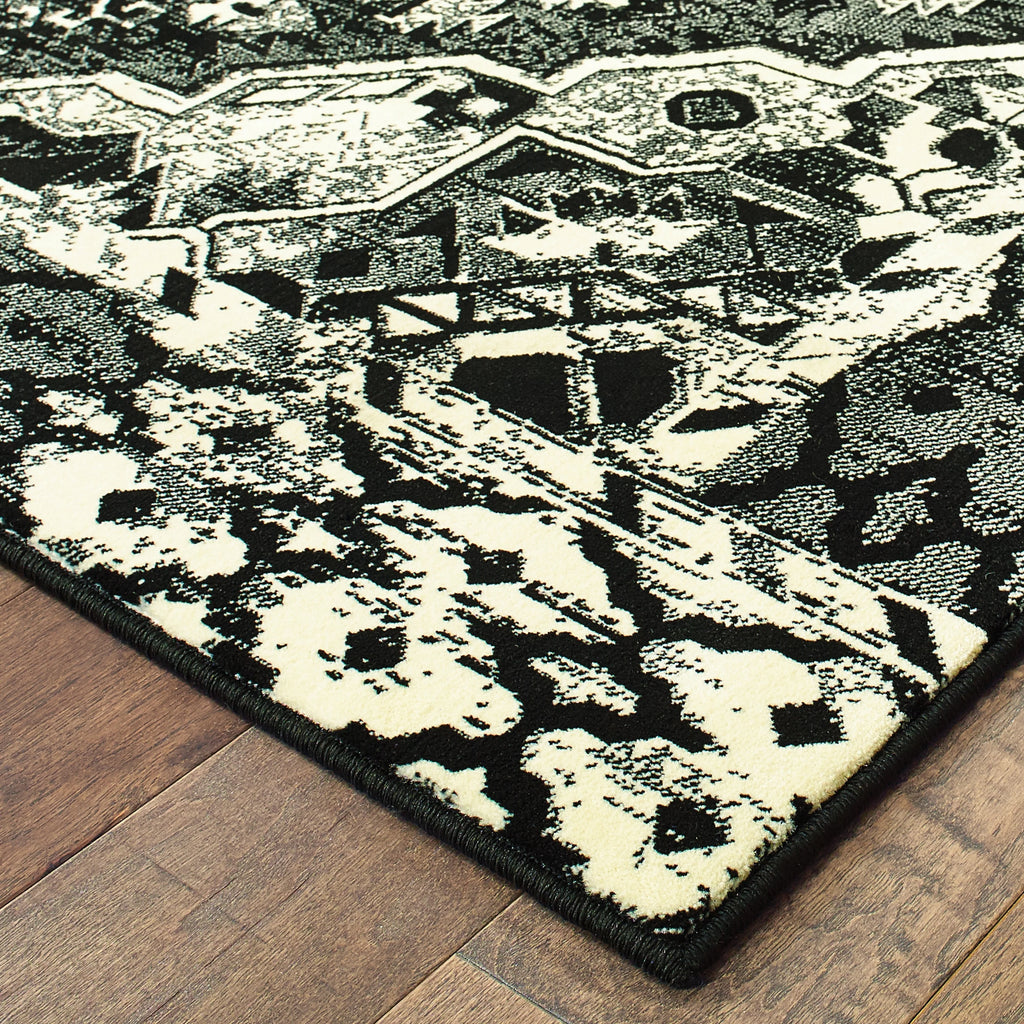 Moss Medallion Black Ivory Micro Fiber Rug 5'3" x 7'6" L4844