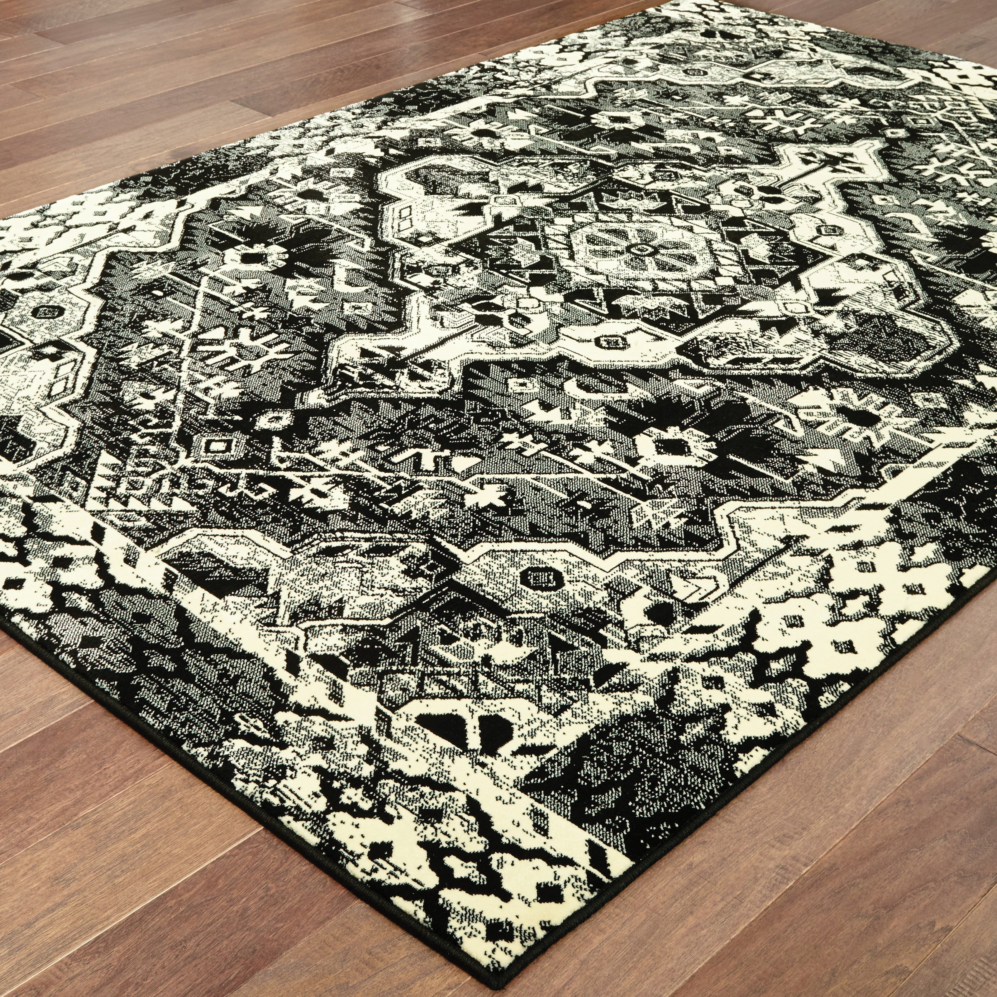 Moss Medallion Black Ivory Micro Fiber Rug 5'3" x 7'6" L4844