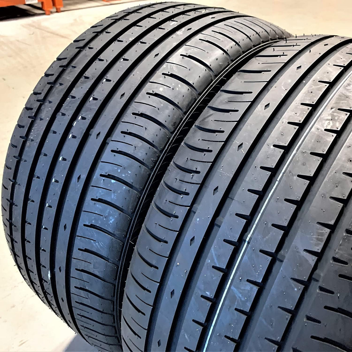 Set of 2 All-Season High Performance Radial Tires 275/40R18 103Y XL BSW A95784