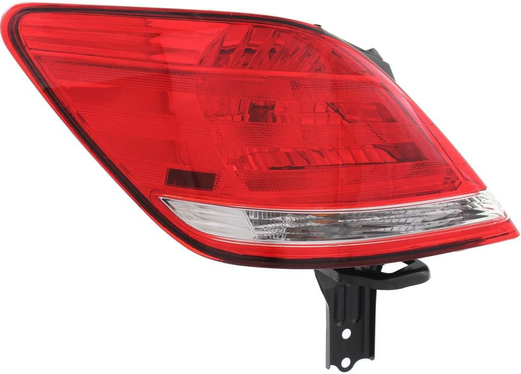 2005 2007 Toyota Avalon Tail Light Assembly Driver Side with Bulbs B8687