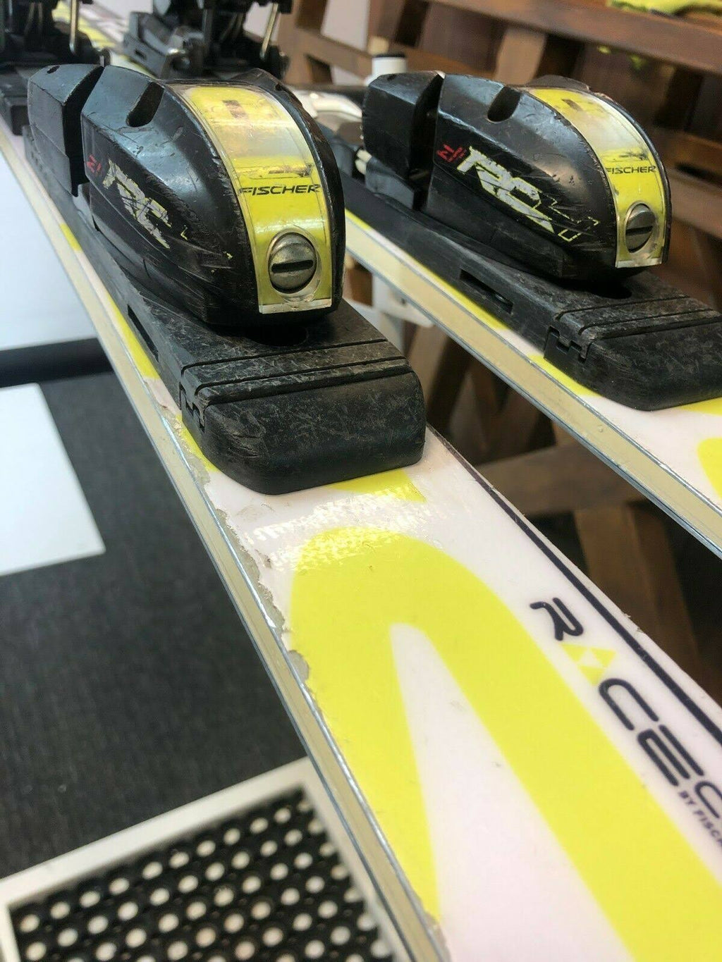 Fischer RC4 World Cup GS 165 cm Ski with Fischer 11 Bindings N338397